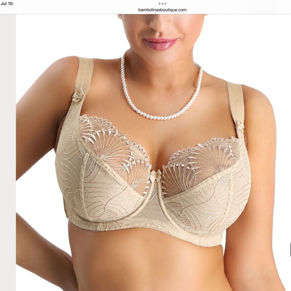 Plus size Cream Lace Bra with Underwire